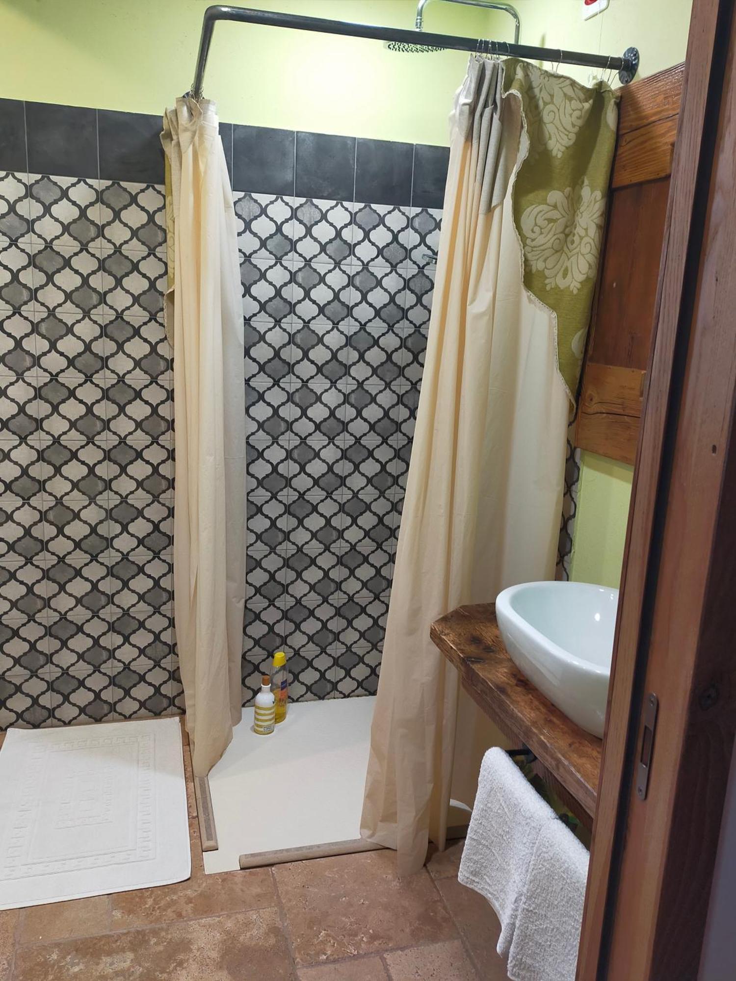 Lo Tzeno Hotel Fenis Room photo